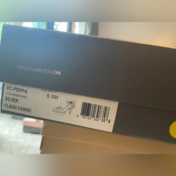 Vince Camuto Silver Sparkling Pumps. No scuffs out outside of shoe - Picture 4 of 4